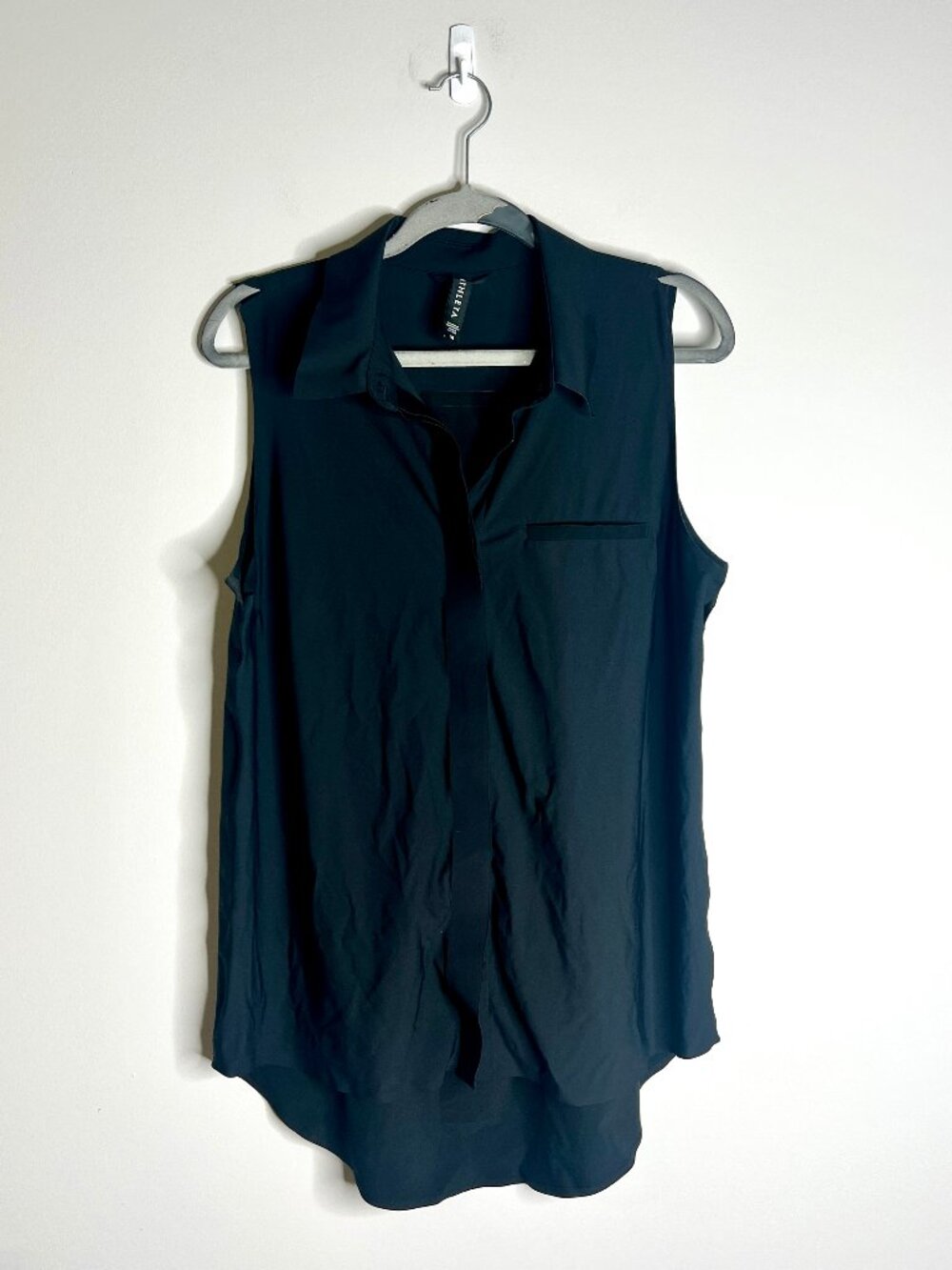 Athleta Urbanite Tank Top Blouse Gorpcore Soft Minimalist Athleisure Flowy Sz M